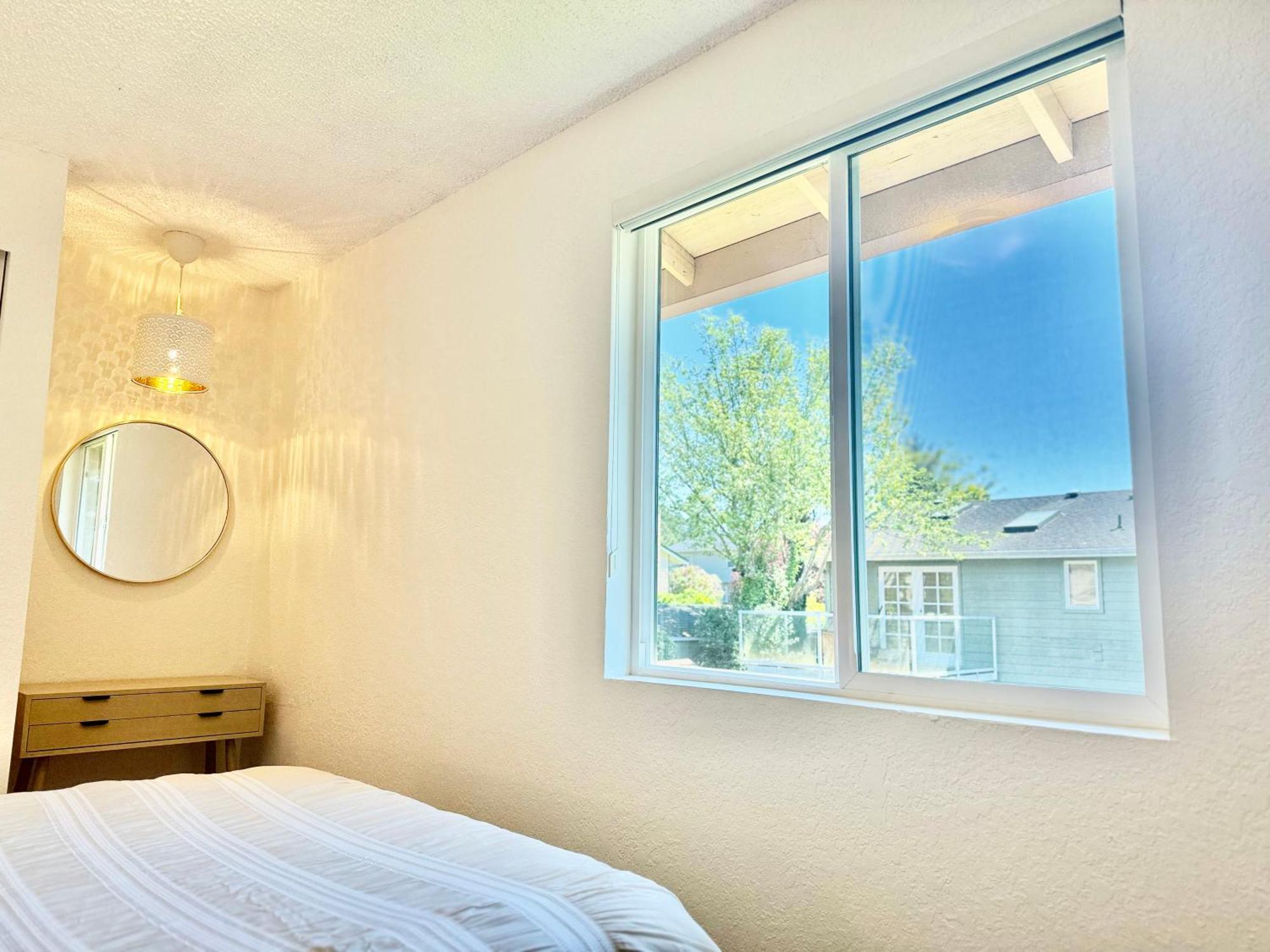 Besa Homestay Near Beach And Seatac Airport - Shared Bathroom With Max 2 Guests Des Moines Eksteriør billede