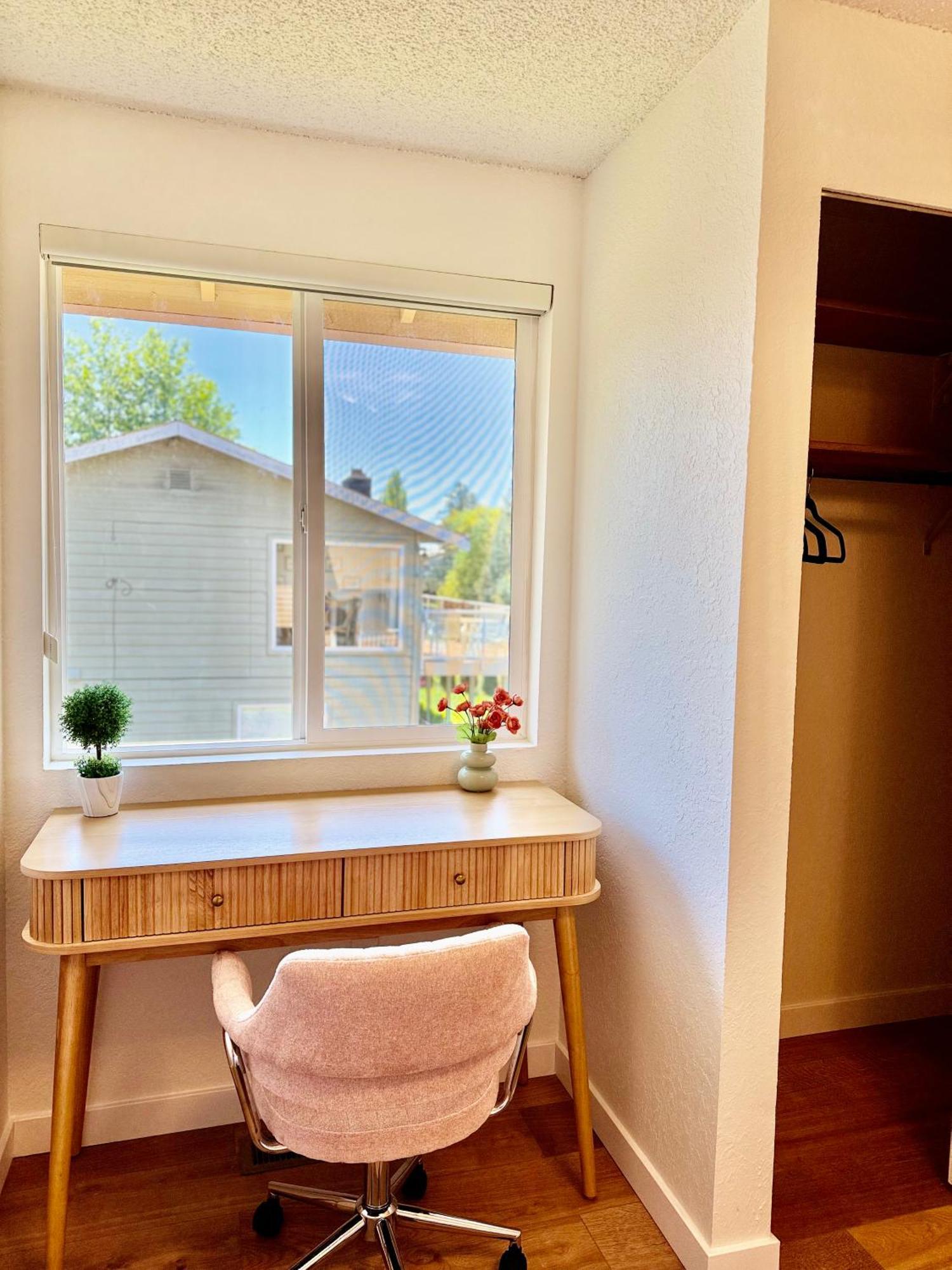 Besa Homestay Near Beach And Seatac Airport - Shared Bathroom With Max 2 Guests Des Moines Eksteriør billede