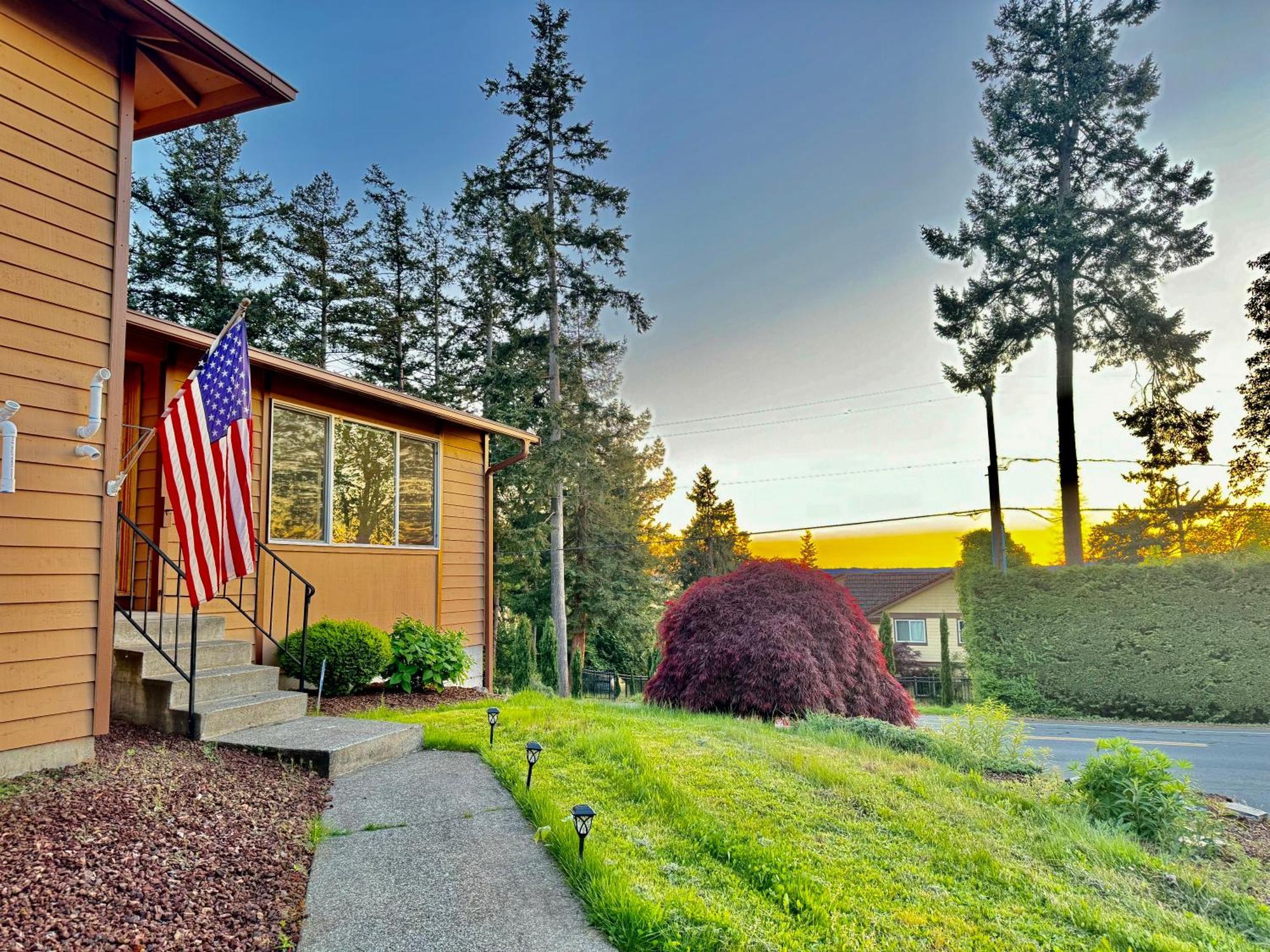 Besa Homestay Near Beach And Seatac Airport - Shared Bathroom With Max 2 Guests Des Moines Eksteriør billede